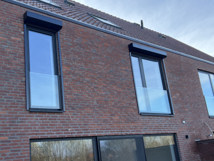 Rolluik met rolluiken, op de dag, RAL 9005